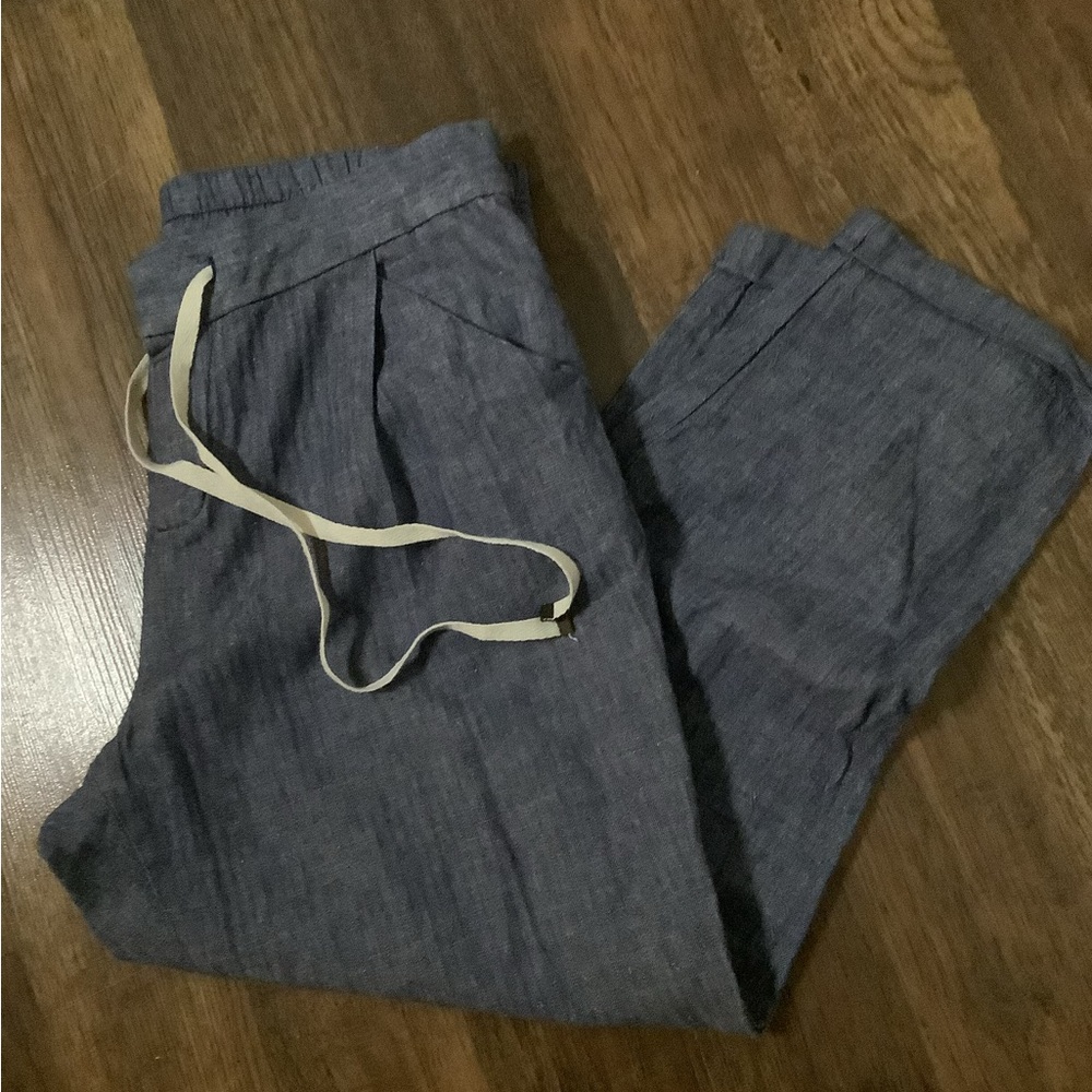 NWOT OLD NAVY Chambray Linen Capris
